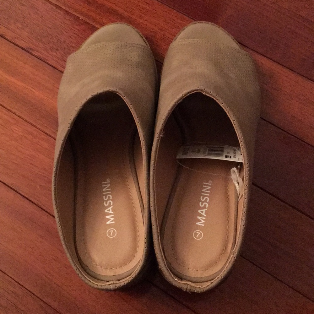 Massini cute slip on shoes size 7 NWT - Picture 2 of 7
